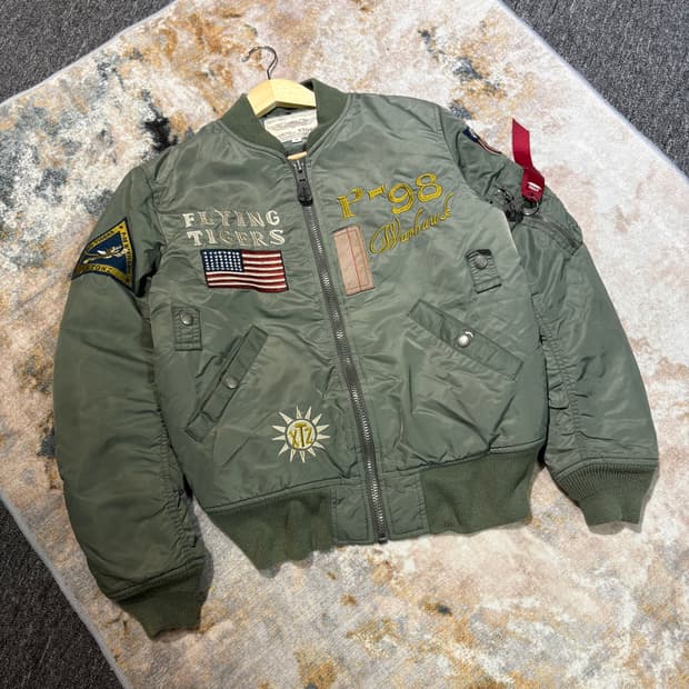 엑스톤즈 빈티지 ma-1 자수패치 자켓