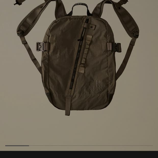 C.P company(씨피 컴퍼니) - 플레인 페이퍼 터치 트래블 백