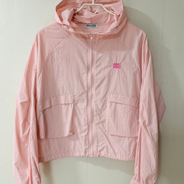 새상품) 미우미우 로고 핑크 후디 바람막이 자켓 점퍼 55-66