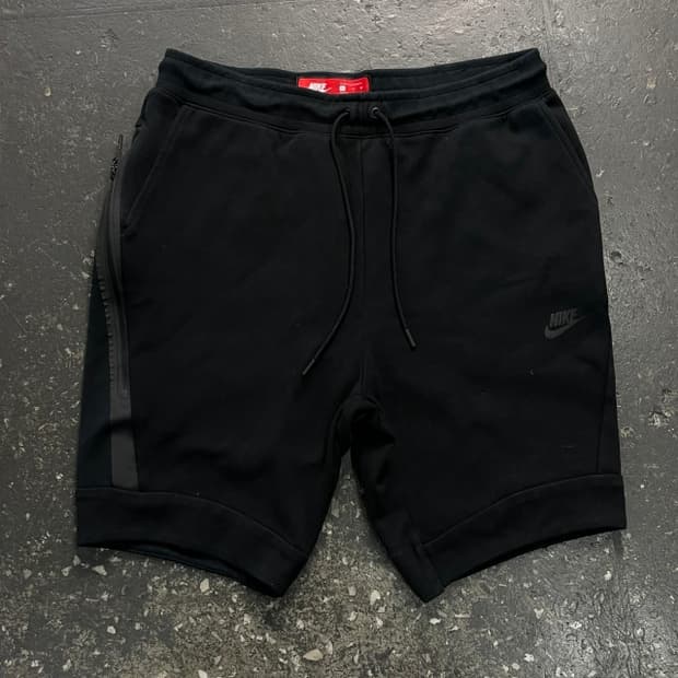 105 나이키 테크팩 반바지