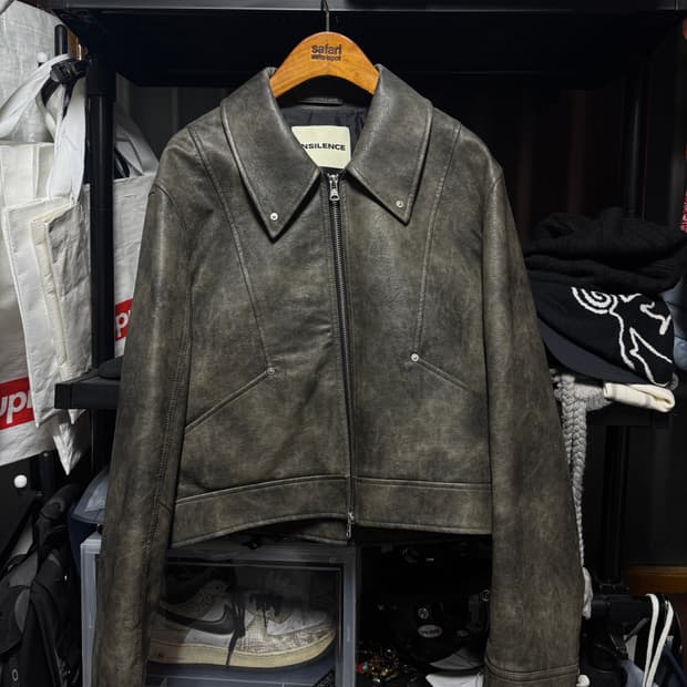 인사일런스 우먼 가죽자켓