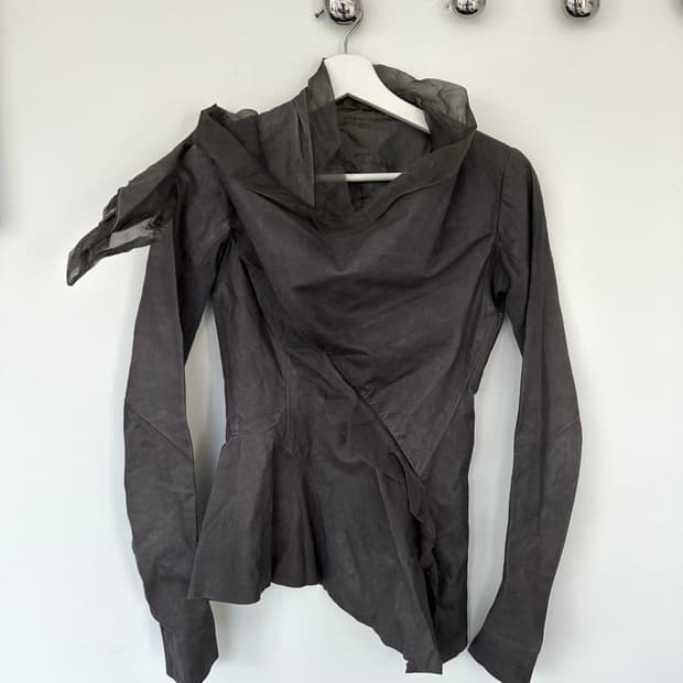 릭오웬스 캥거루 2010 레더시어 구합니다 삽니다