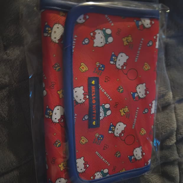 헬로키티 멀티파우치