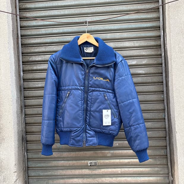 UCLA 데상트 코발트블루 패딩