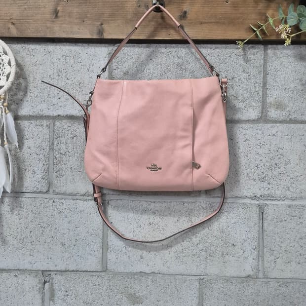 코치 페블 레더 컨버터블 숄더백 