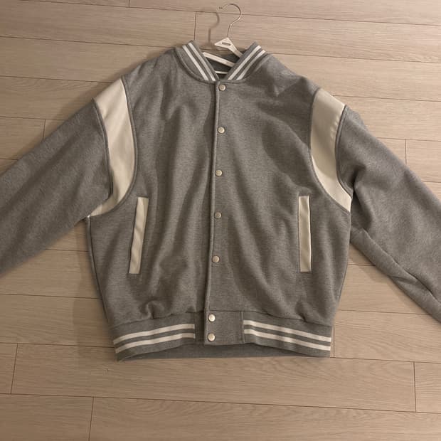 그레이 야구점퍼 바시티자켓