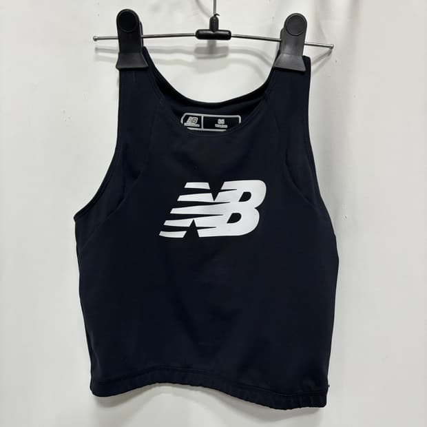 뉴발란스(New Balance)빅로고 크롭탑 85