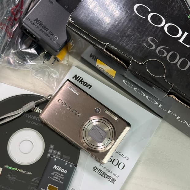 (작례 o)니콘 Nikon coolpix s600 디카 풀박스 판매해요