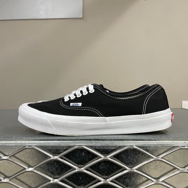 반스 어센틱 블랙 275