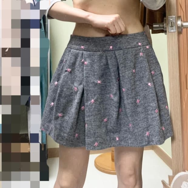 라인ㅡ그레이컬러 치마바지 55~66/핑크자수 장식/새거수준