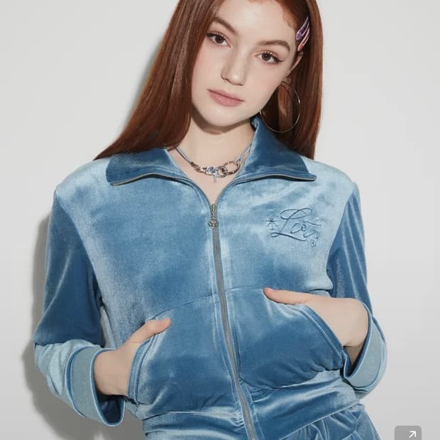 러브이즈트루 벨벳 집업 블루