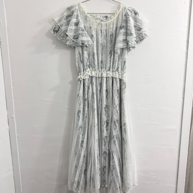 axes femme lace dress