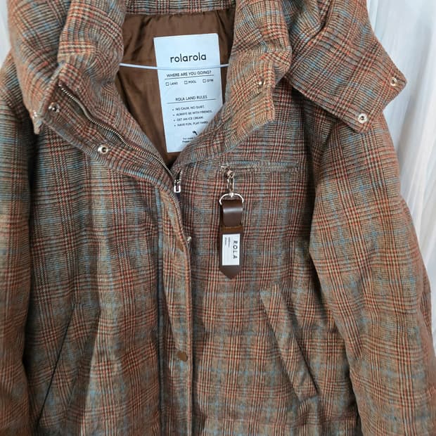 로라로라  체크 후드 오버핏 오리털롱패딩 점퍼