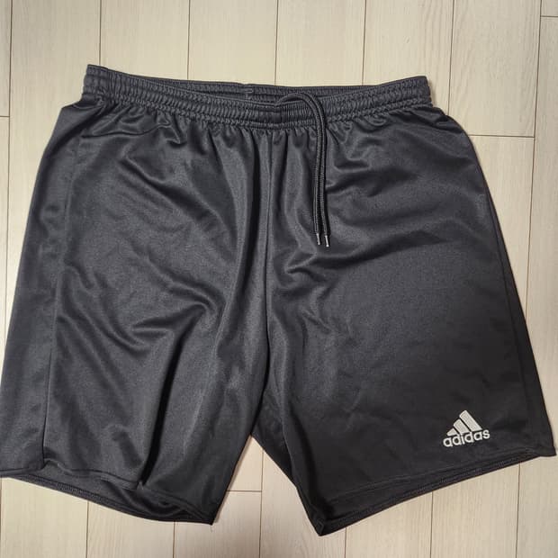 아디다스 러닝 트레이닝 반바지 파르마 16 쇼트 xl(새상품급)

아디다