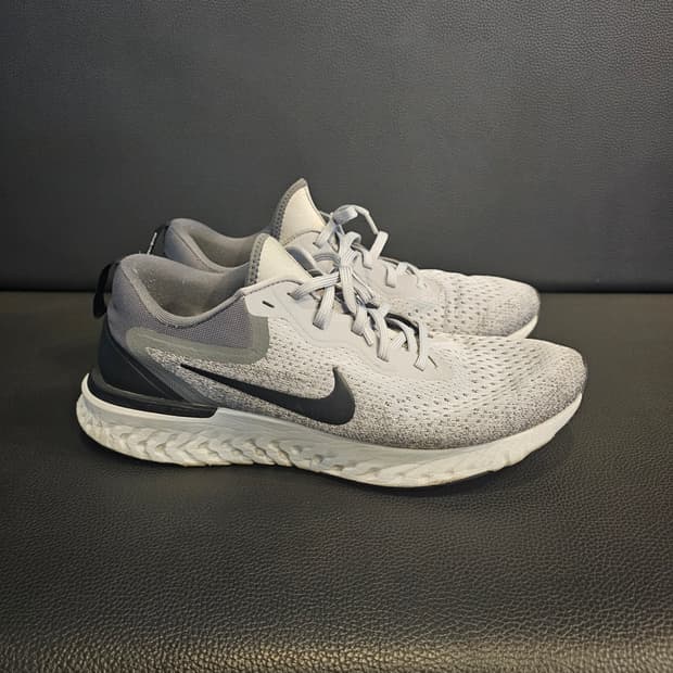 나이키 리액트 오디세이 런닝화