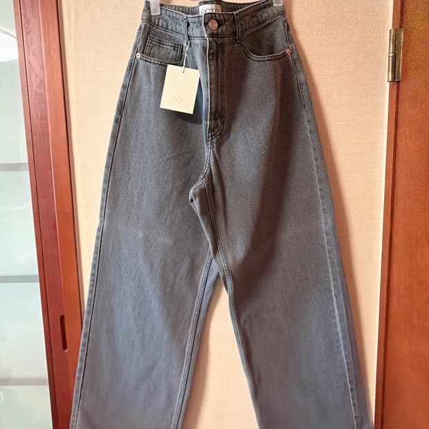 RECTO 22FW 와이드 데님 팬츠 그레이 판매합니다.