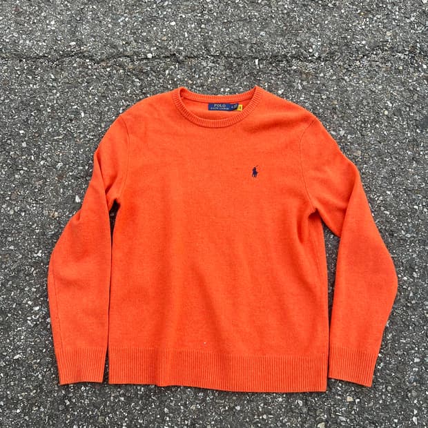 쨍한 오렌지 색감의 폴로 랄프로렌 니트 스웨터