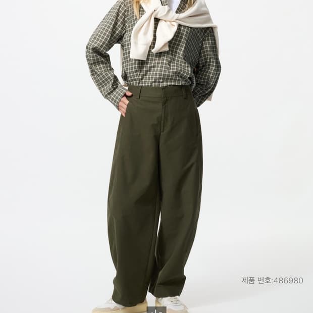 유니클로 저지배럴레그팬츠 카키 m