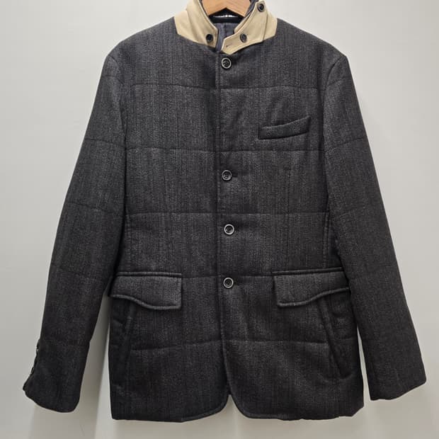 반하트디알바자 남성 모직패딩자켓.
싸이즈90~95 .   48싸이즈