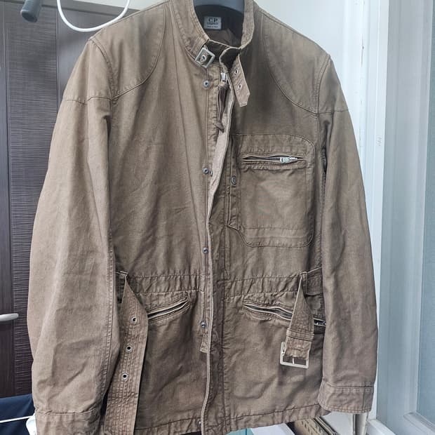 절대 못구함.. 씨피 CP컴퍼니 카키 벨트 야상 자켓 105팔아요