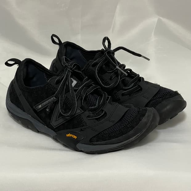 (235) 뉴발란스 미니머스 MT10 V1 블랙