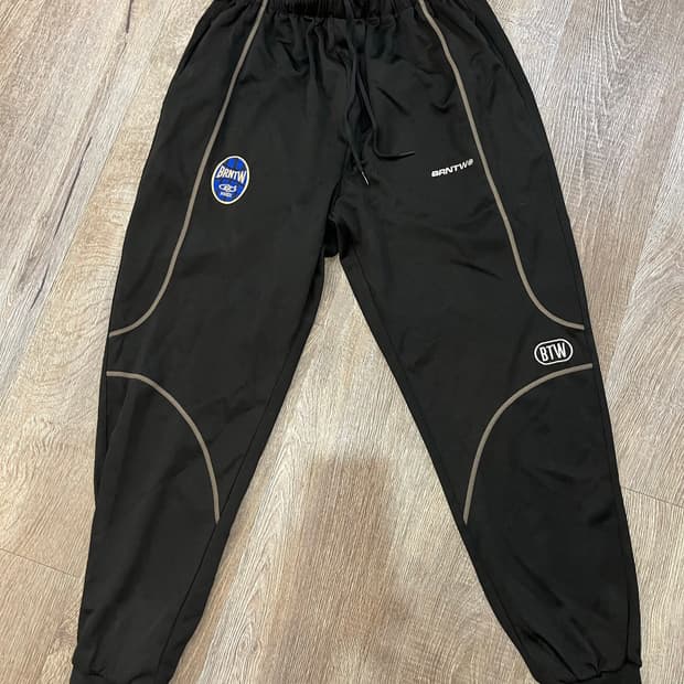 본투윈 단종된 조거팬츠 2사이즈 판매합니다