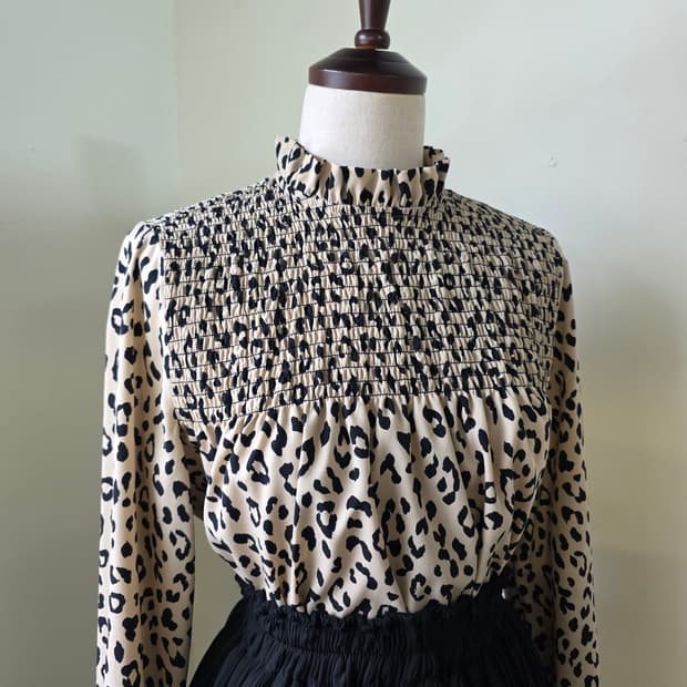 레오파드 스모크 블라우스
