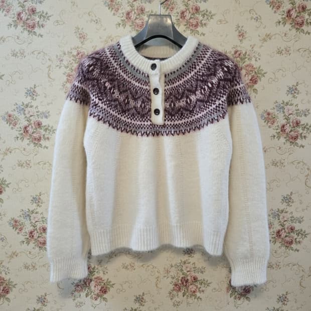 아이보리 노르딕 패턴 헨리넥 니트 Free