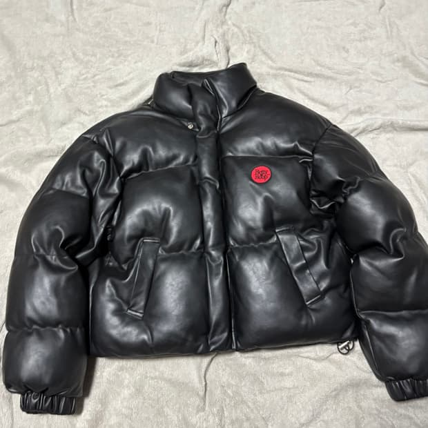 베티붑 X 얼킨캔버스 블랙 웰론 숏 패딩 자켓