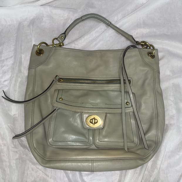 코치 가죽 숄더백