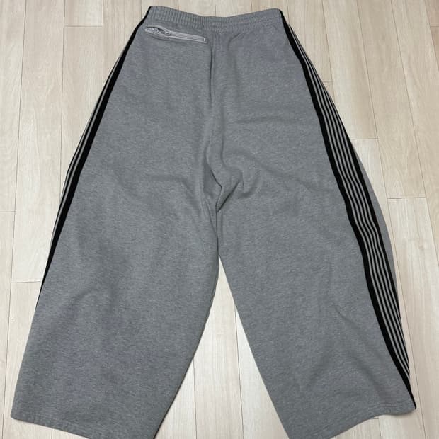 니들스 트랙팬츠 s