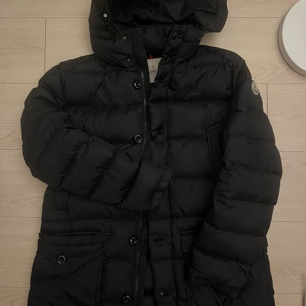 몽클레어 클루니 패딩