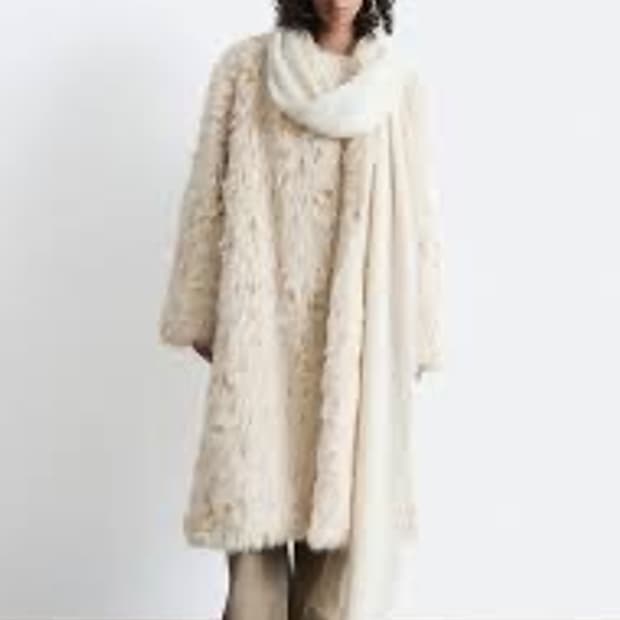 앤아더스토리즈 퍼 코트