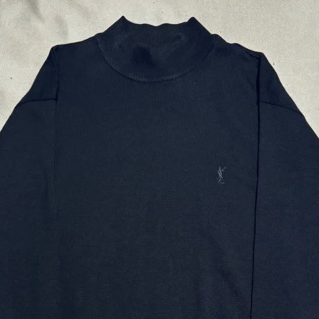 95 입생로랑 블랙 울 반폴라 니트