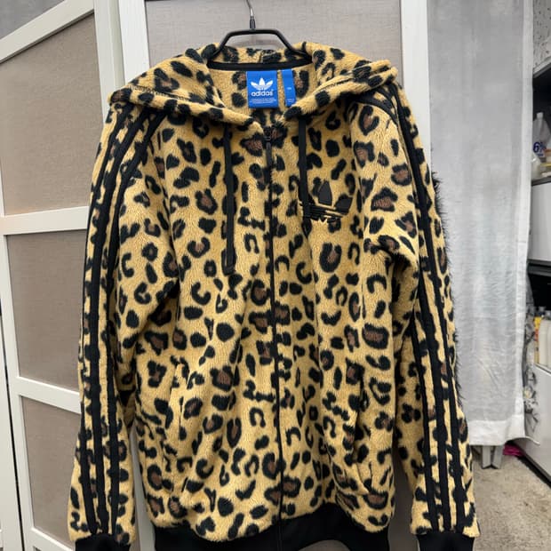 아디다스 쉐르파 레오파드 후드집업 