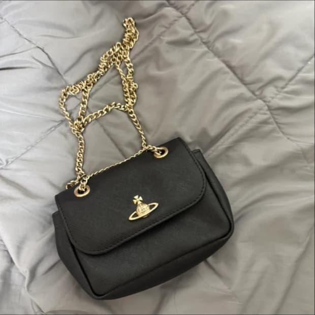 비비안웨스트우드 블랙 체인 가방