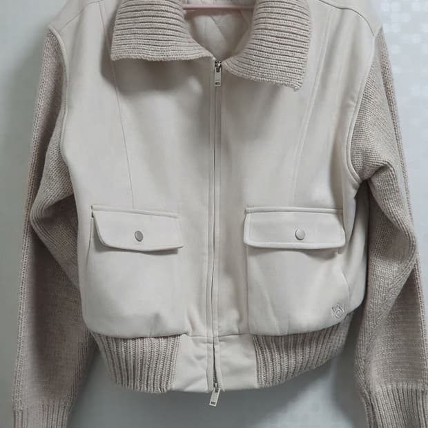 (새상품) 미케네 울 혼방 니트 배색 점퍼