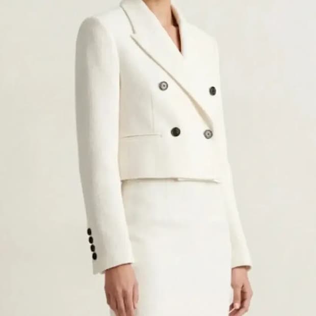 산드로 크롭 더블 버튼 자켓 아이보리