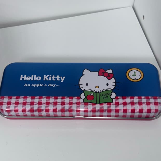 헬로키티 철제 필통
