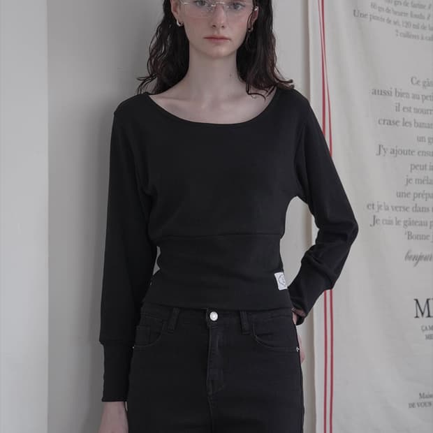 드헤베 슬림 유넥 롱슬리브 블랙