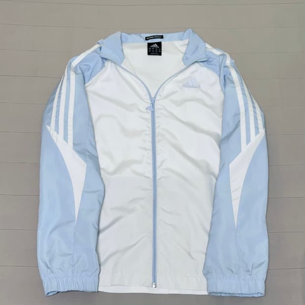 유일매물 아디다스 올드스쿨 흰하 시나모롤깔 바람막이 후리스 하늘 솜이코