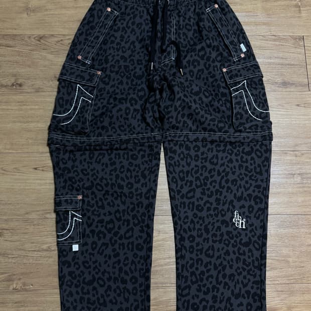 [M] 트루릴리젼 x 페치 스웻 세퍼레이트 카고 팬츠 레오파드 차콜