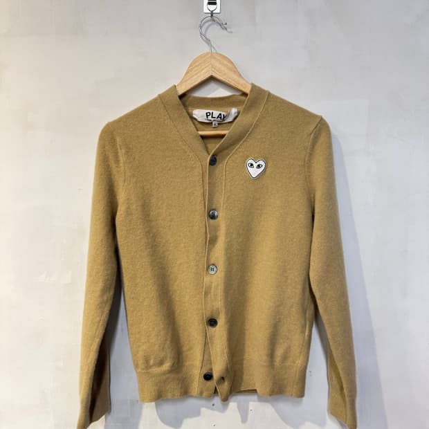 꼼데가르송 베이지 가디건