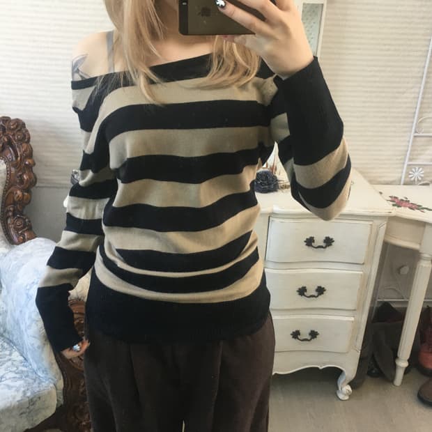 일본빈티지 베이지 스트라이프 오프숄더 니트