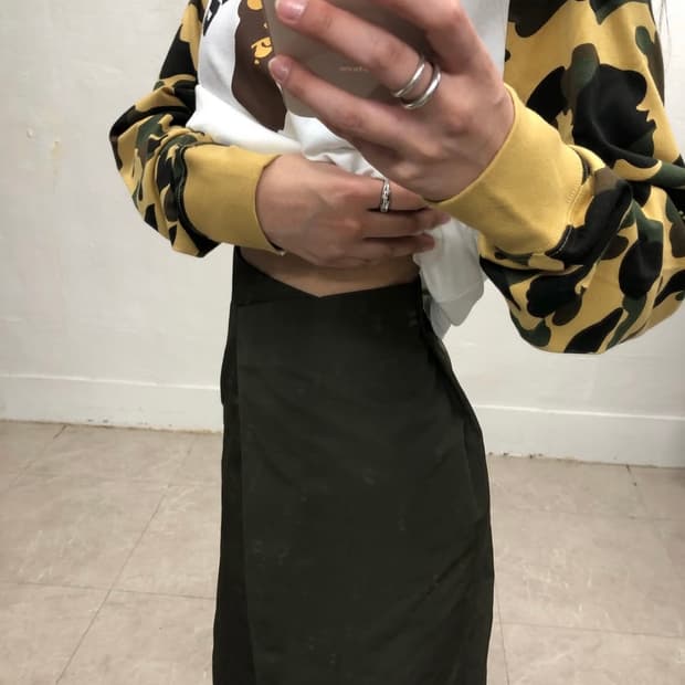 질샌더 나일론 미디 스커트