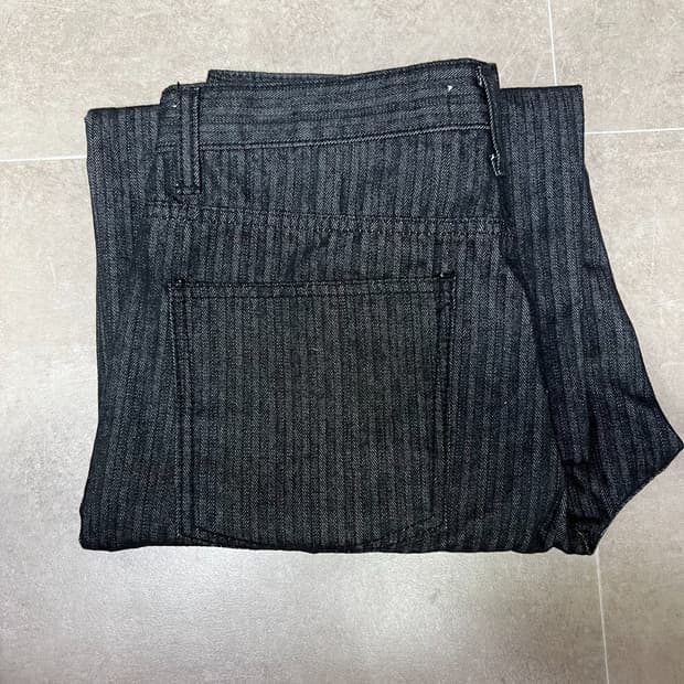 헤링본 패턴 와이드 흑청 데님 팬츠