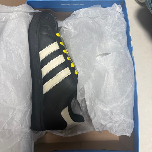 아디다스X퍼렐윌리엄스 버지니아슈퍼스타92코어 블랙스카이러쉬