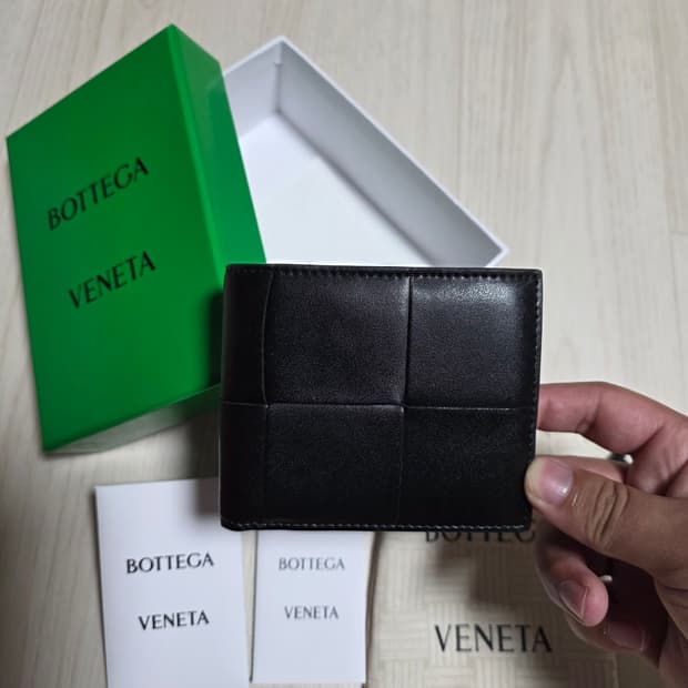 [새상품급,풀구성]보테가베네타 맥시 반지갑 블랙