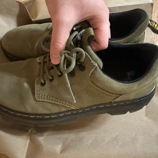 닥터마틴 리더 올리브 280 스웨이드