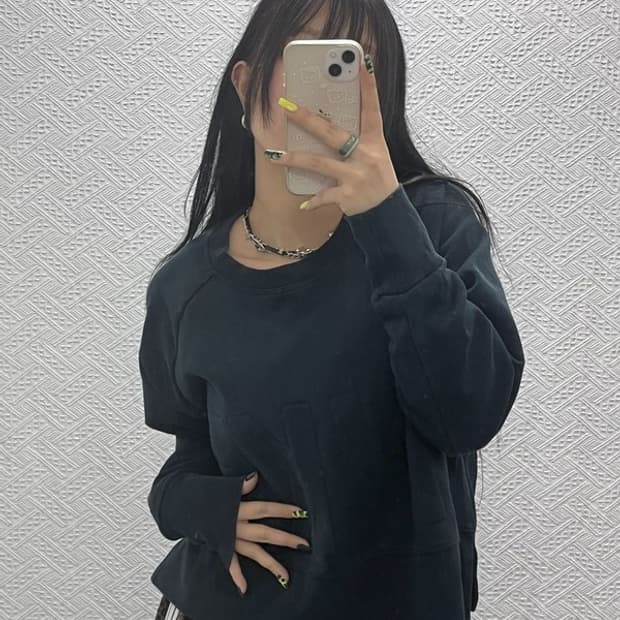 나이키 올드스쿨 드라이핏 빅로고 세미크롭 기모 맨투맨 L C07575